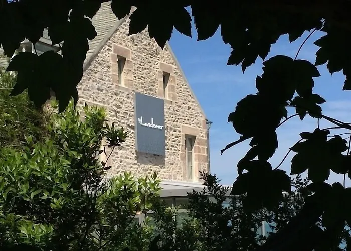 Le Landemer מלון 3*