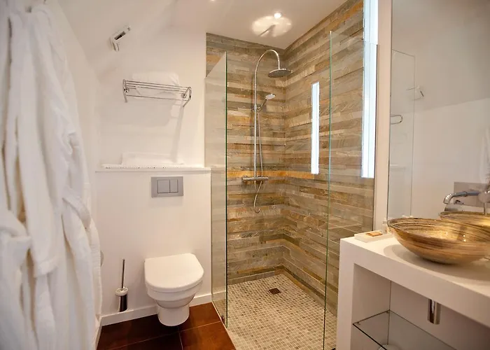 מלון Le Landemer Urville-Nacqueville