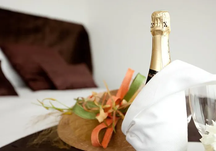 מלון Le Landemer Urville-Nacqueville